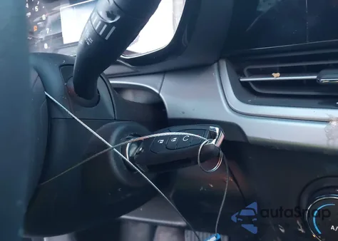 2024 Chevrolet Trax Fwd Sp z USA, uszkodzony, nr VIN KL77LFE27RC201955